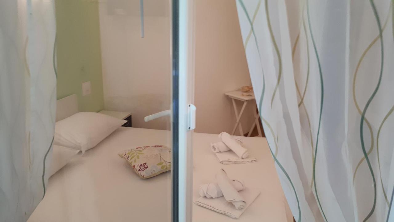 Apartments Meri Vodice Esterno foto