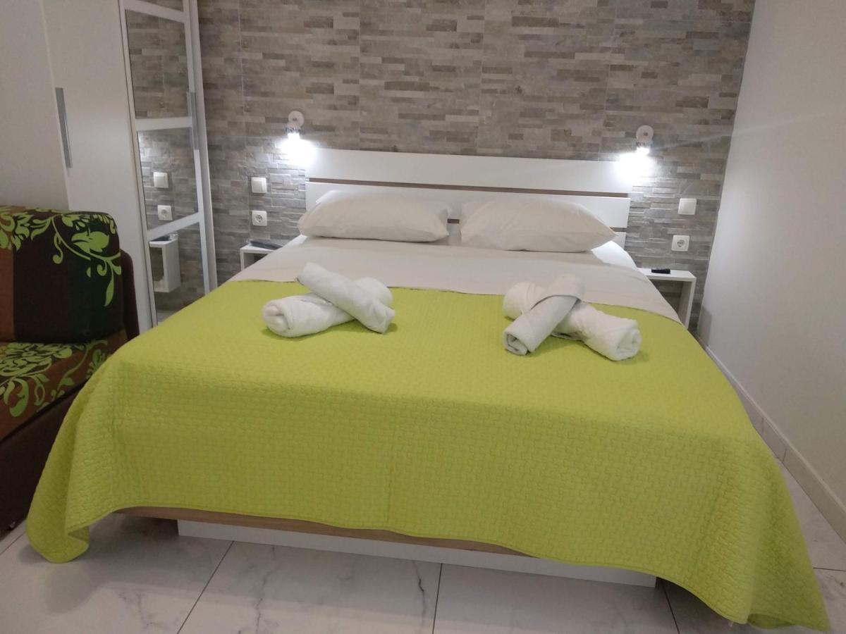 Apartments Meri Vodice Esterno foto