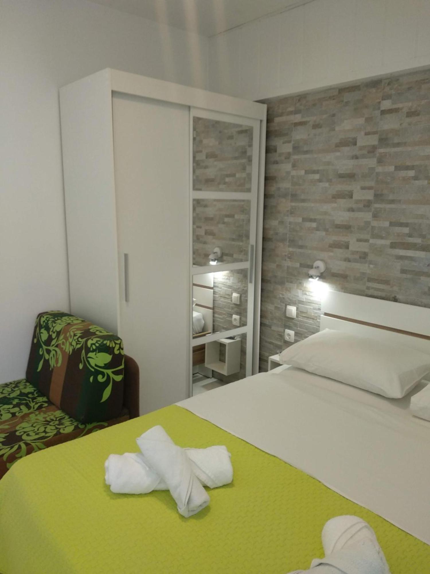 Apartments Meri Vodice Esterno foto
