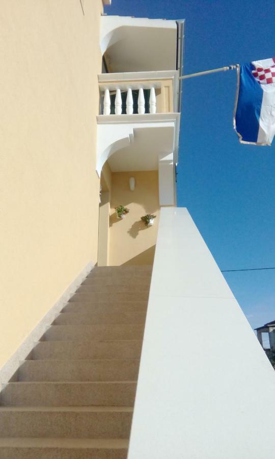 Apartments Meri Vodice Esterno foto