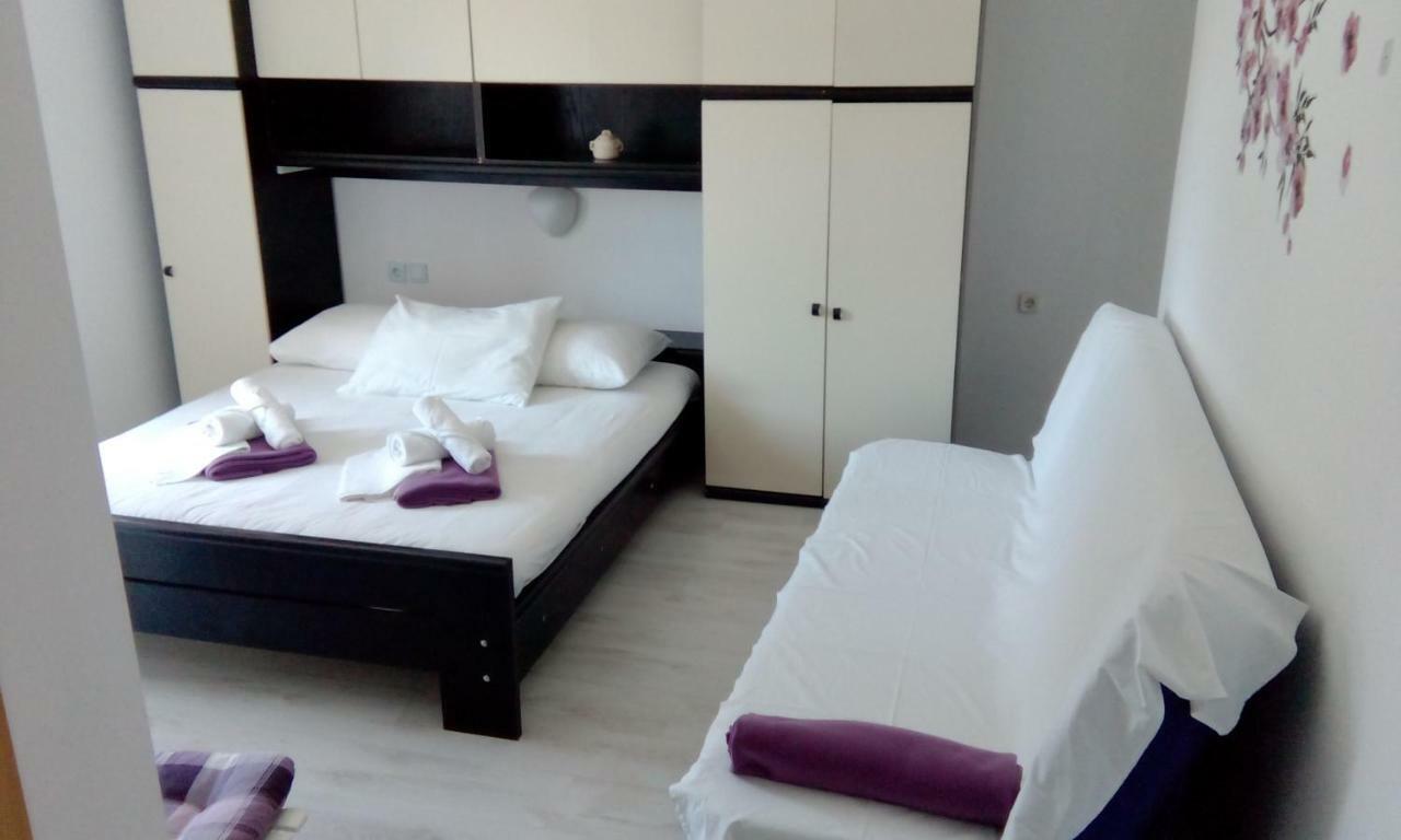 Apartments Meri Vodice Esterno foto