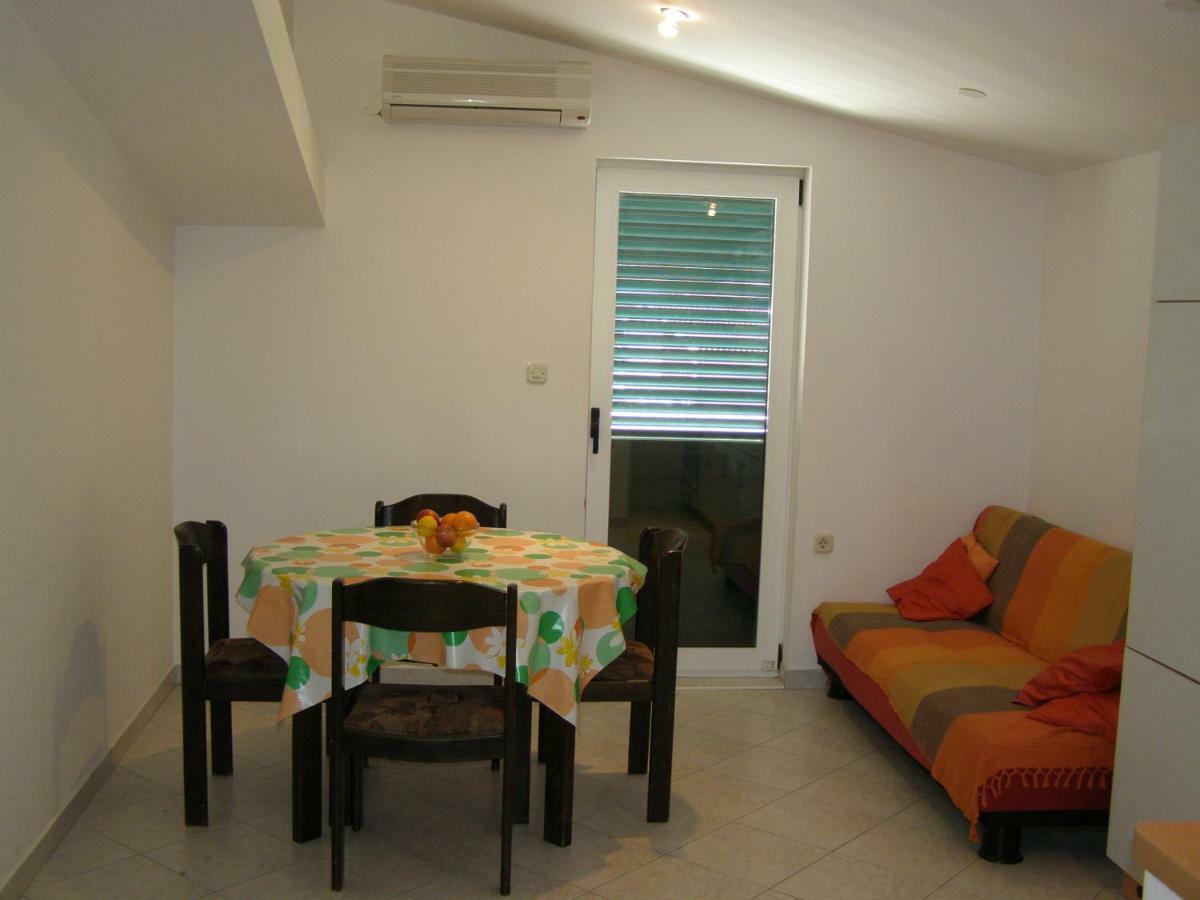Apartments Meri Vodice Esterno foto
